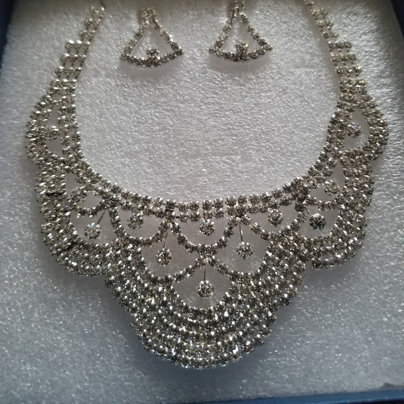 Australian crystal bridal necklace and earrings BN - Picture 2 of 8